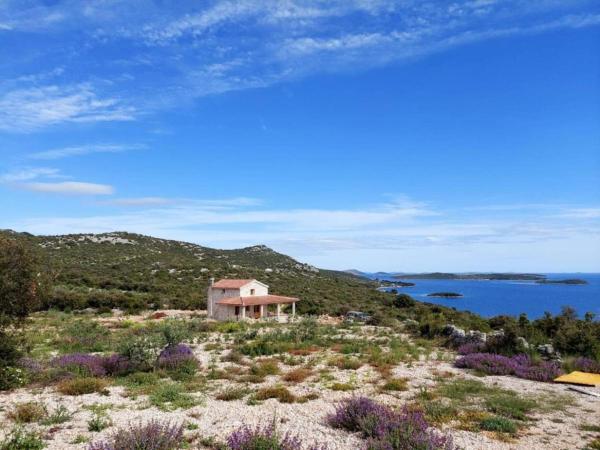 A la foto es mostra l'objecte Secluded holiday house Cove Donje More, Pasman - 20398 situat a la ciutat de Tkon.