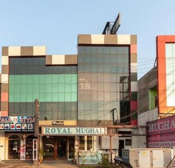Nella foto è visibile l'oggetto Royal Mughal situato nella città di Āmbūr.