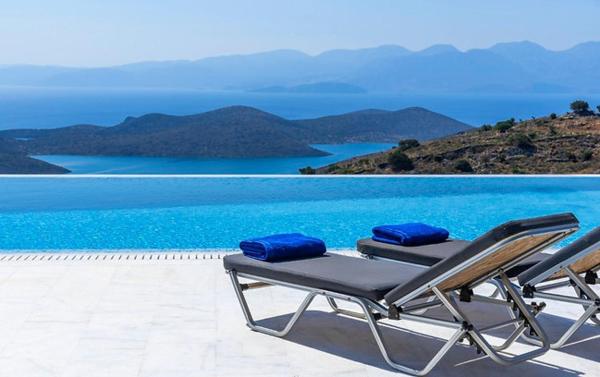 Na zdjęciu widoczny jest obiekt Eagle Villa położony w mieście Nofaliás.