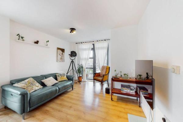 Modernistic 2-bedroom flat in Shadwell, London