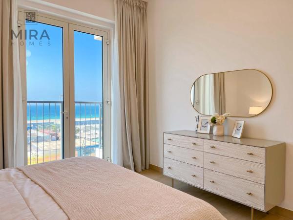 A la foto es mostra l'objecte Mira Holiday Homes - Serviced 1 bedroom in La Mer situat a la ciutat de Dubai.