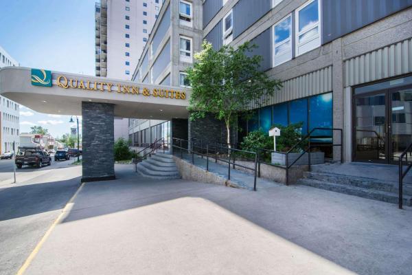 A la foto es mostra l'objecte Quality Inn & Suites Yellowknife situat a la ciutat de Yellowknife.