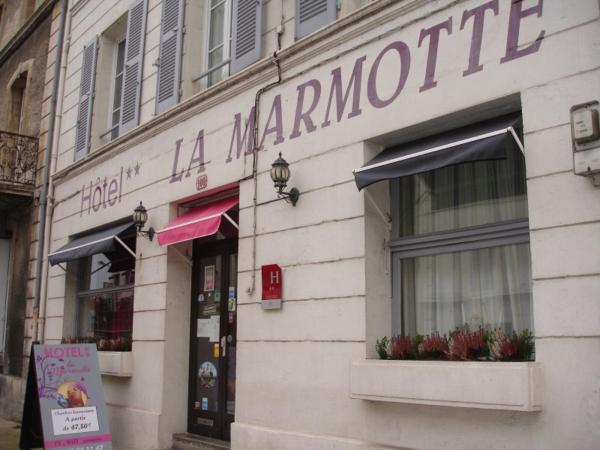 A la foto es mostra l'objecte Hôtel de La Marmotte situat a la ciutat de Aiffres.