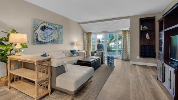 A la foto es mostra l'objecte Beachwalk Villas 5052 situat a la ciutat de Destin.