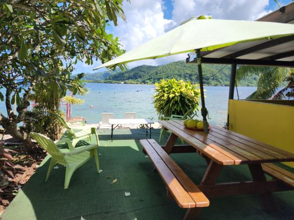 Kuvassa näkyy kohde VILLA DE LA BAIE RAIATEA - Bord de mer de 70 m2, joka sijaitsee kaupungissa Uturoa.