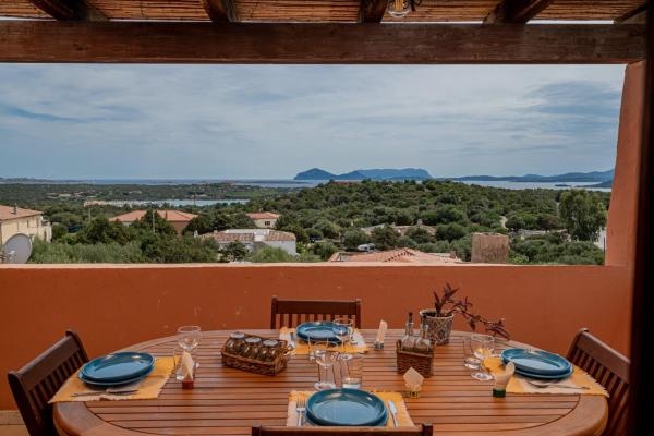 Na zdjęciu widoczny jest obiekt Villa Vì con piscina by Wonderful Italy położony w mieście Porto Cervo.