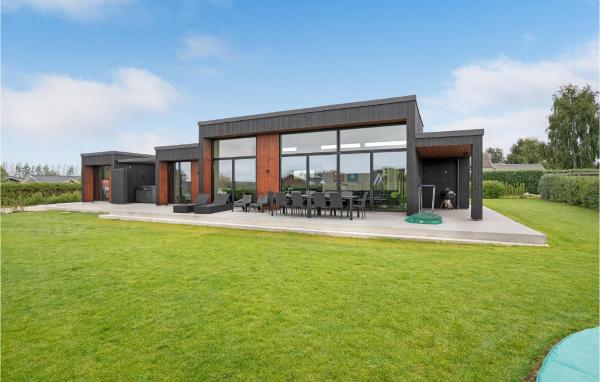 A la foto es mostra l'objecte Awesome Home In Haderslev With Sauna situat a la ciutat de Haderslev.