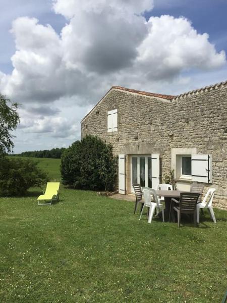 A la foto es mostra l'objecte Gîte Au Petit Bonheur situat a la ciutat de Geay.