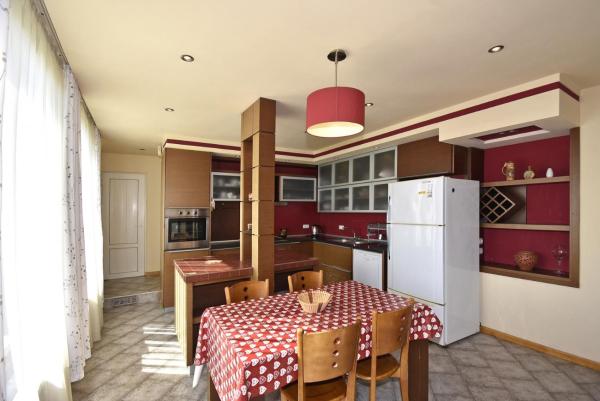 Ararat View 3-bedroom Apartment With Garden - Jerewan