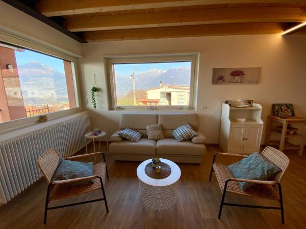 Na fotografii je vidět objekt Casa Zoe nacházející se ve městě Colico.