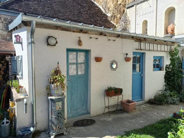 På billedet ses objektet L'atelier-chambrette dans le jardin avec salle de bains, sans cuisine beliggende i byen Trôo.