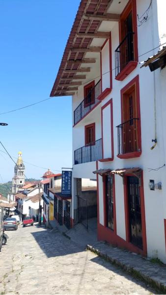A la foto es mostra l'objecte Posada El Volador situat a la ciutat de Cuetzalán del Progreso.