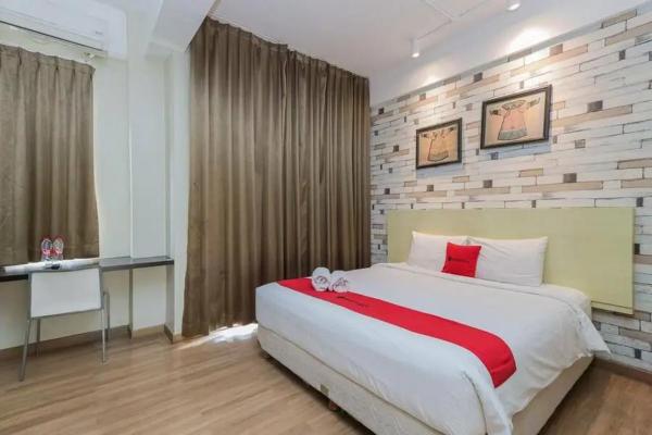 Reddoorz Plus At Riverside Malang - Malang