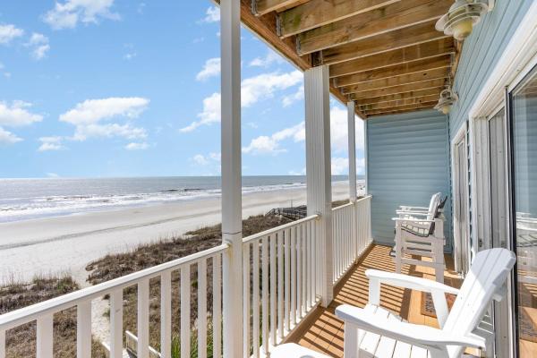 Spacious Penthouse Ocean Front 7 Br Condo - Ambassador Villas Unit 401 - North Myrtle Beach, SC