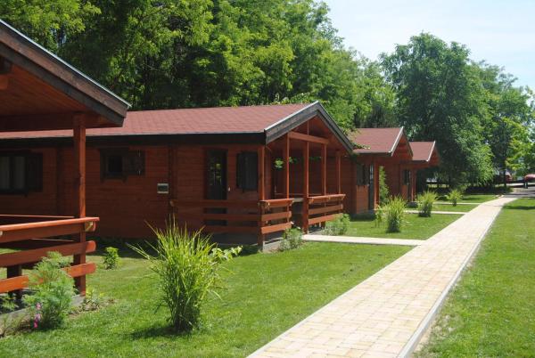 A la foto es mostra l'objecte Villa Hedi Vendégház situat a la ciutat de Dunakiliti.