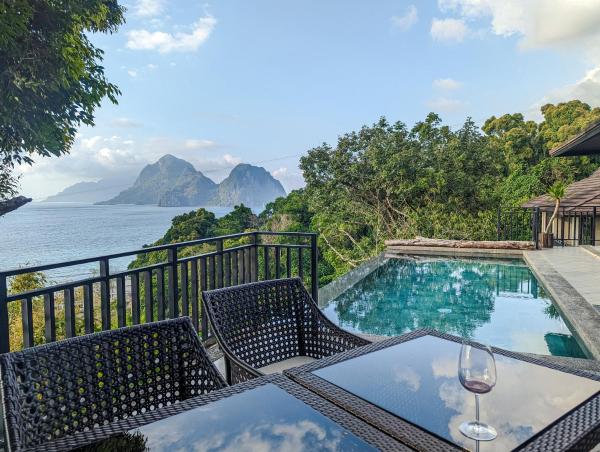 Na fotografii je vidět objekt Perch El Nido's Seaview Villas overlooking Marimegmeg nacházející se ve městě El Nido.