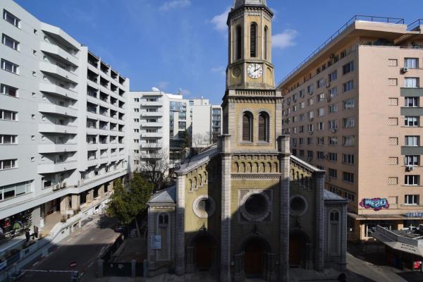 A la foto es mostra l'objecte Resedinta Luterana situat a la ciutat de Bucarest.