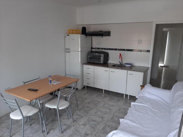 På bilden syns objektet CASA VERDE 1 depto som ligger i staden Carhué.