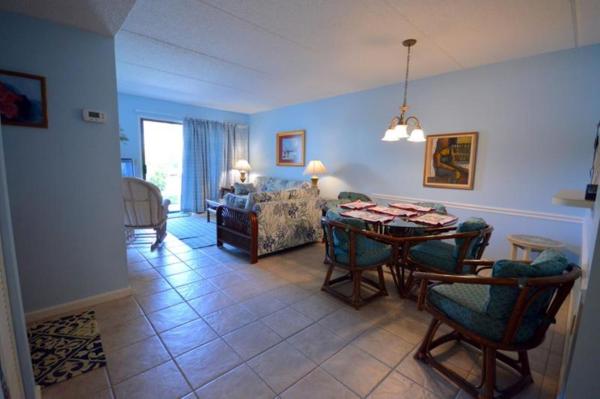 Kuva 5: Unit 4106 - Ocean Racquet Resort