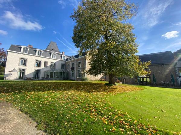 La Chambre Et Le Studio Du Château Du Golf De Bernalmont - Liège
