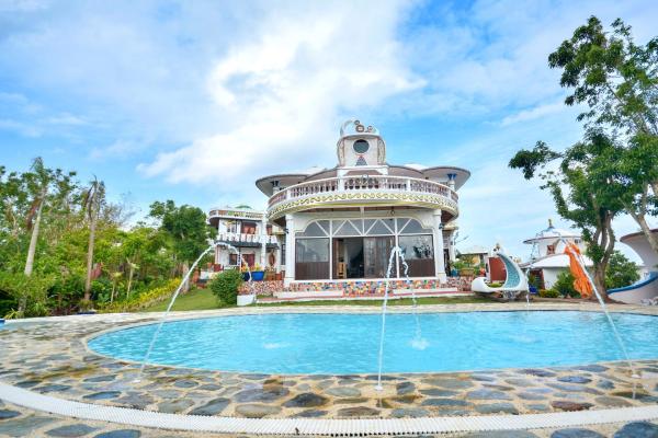 Na fotografii je vidět objekt Casa de Arte nacházející se ve městě Boracay.