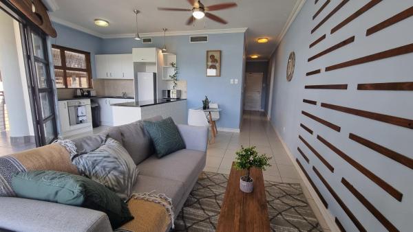 Kuva 6: Accommodation Front - Stylish 2 Sleeper near Ushaka Ushaka Marine World