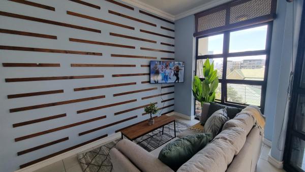 Kuva 9: Accommodation Front - Stylish 2 Sleeper near Ushaka Ushaka Marine World