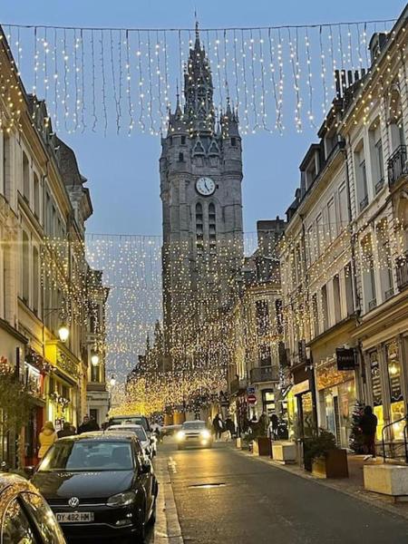 Nella foto è visibile l'oggetto Le prestige centre-ville de Douai situato nella città di Douai.