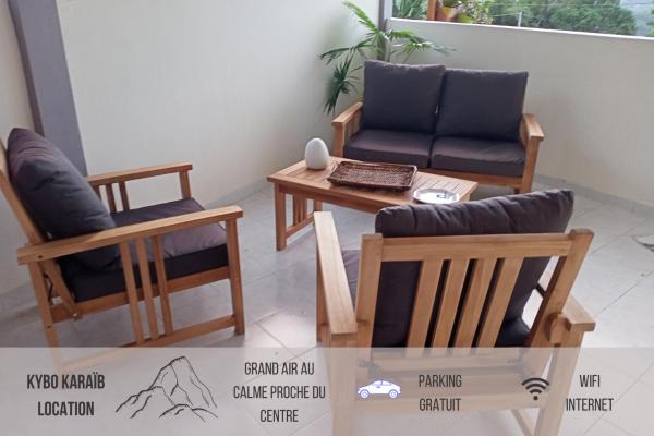 Kuvassa näkyy kohde Paradis Caché - Confort Terrasse - Kybo Karaib Location - pkg - Mtgne, joka sijaitsee kaupungissa Sainte-Marie.