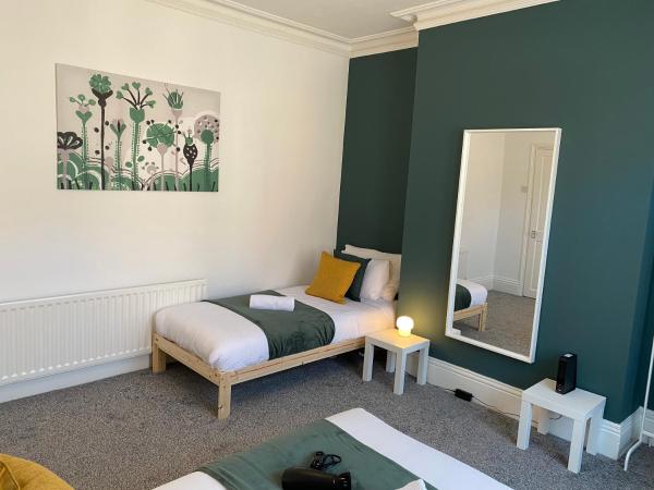 Na zdjęciu widoczny jest obiekt Kitchener - Wonderful 2-Bedroom Apt Sleeps 5 Free Parking Free WiFi położony w mieście Gateshead.