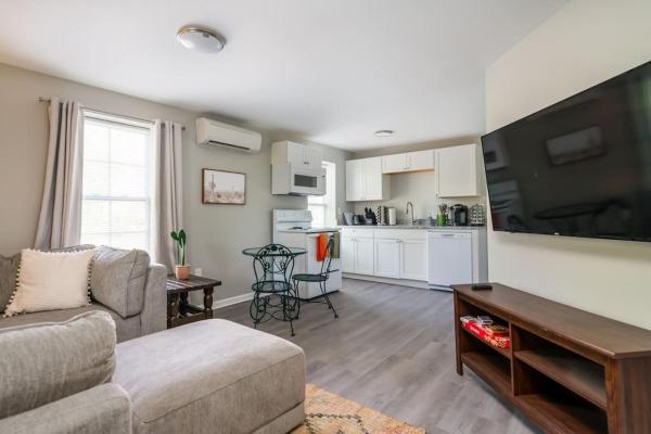 Nella foto è visibile l'oggetto Plush 1 bed APT near Five Points! Bring your pets! situato nella città di Columbia.