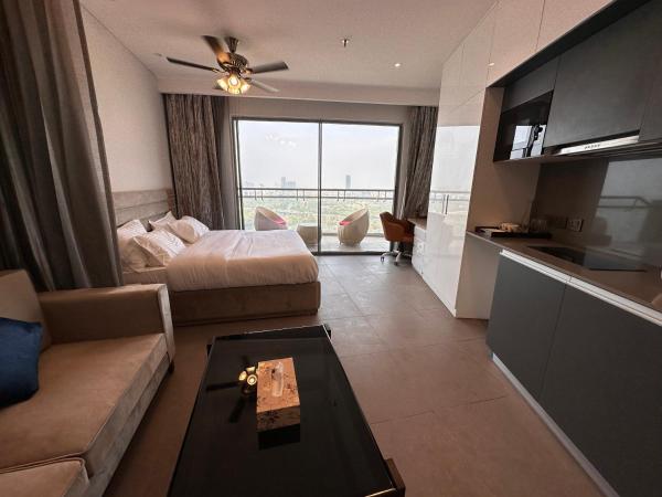 21st Floor SkyStudio Suite with Balcony, New Delhi