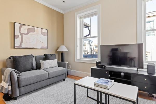 Somerville 1br Nr Sullivans Square T Bos-802 - バーリントン, MA