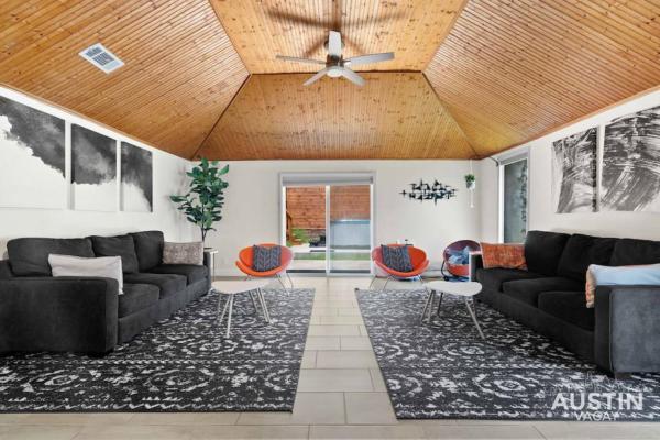 A la foto es mostra l'objecte Vibrant, Quirky Home with Hot Tub Near S Congress situat a la ciutat de Austin.