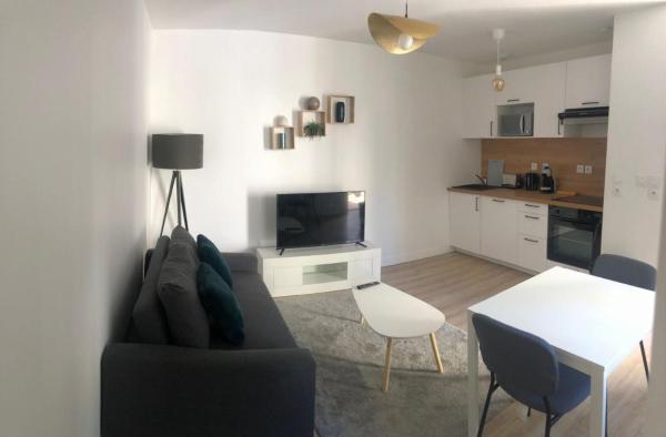 A la foto es mostra l'objecte S&P home situat a la ciutat de Tours.