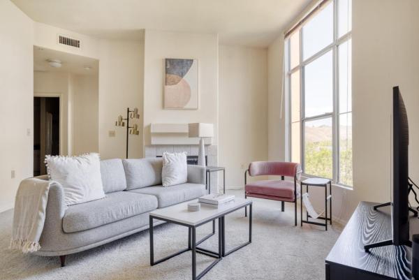 A la foto es mostra l'objecte Fremont 2BR w Pool WD Gym nr TJ WF SFO-964 situat a la ciutat de Fremont.