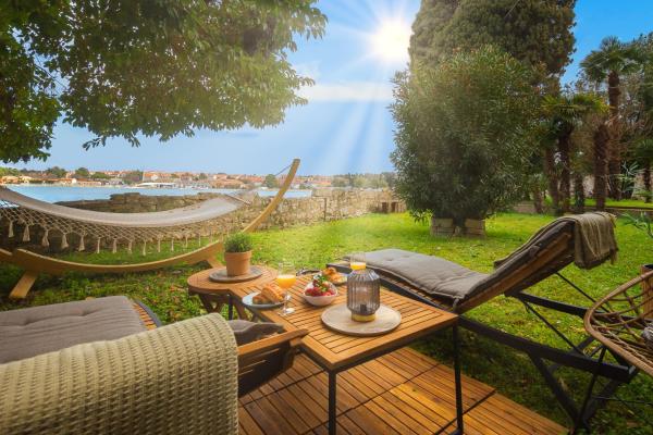 A la foto es mostra l'objecte Exclusive Seafront Bacchus Apartment situat a la ciutat de Poreč.