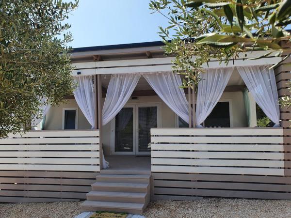 Bea, Familly Place, Free Parking And Wifi In Camp Dalmatino - Murter