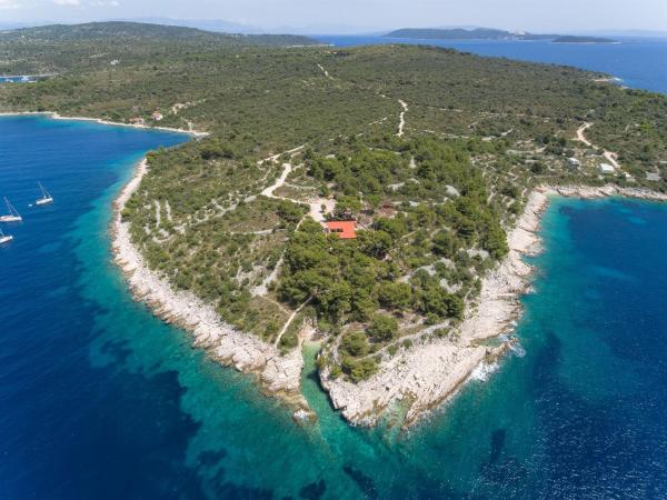 På billedet ses objektet Villa Centovi Dvori beliggende i byen Drvenik Mali.