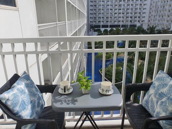 A la foto es mostra l'objecte Home at Last, 1 Bedroom Pool View with Balcony situat a la ciutat de Manila.