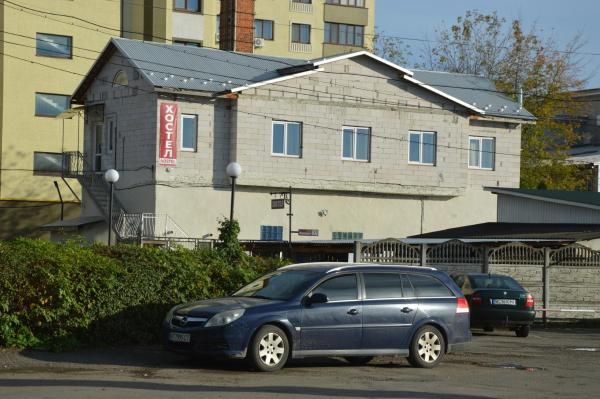 En la foto se muestra el objeto Хостел ПІД ФІКУСОМ ubicado en la ciudad de Tysmenytsya.