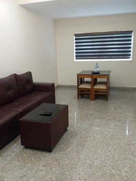 A la foto es mostra l'objecte Redbell suites Residency situat a la ciutat de Olakara.