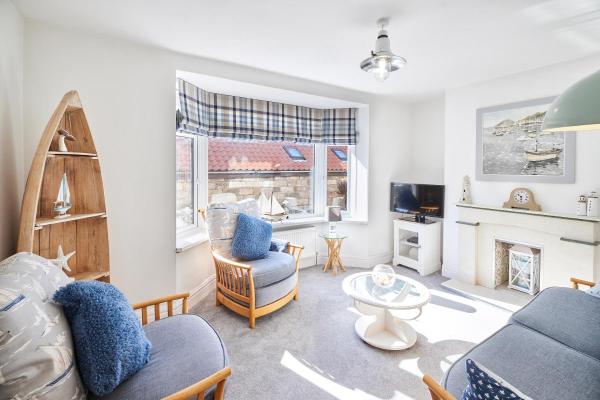 Фотография 1: Host & Stay - Mumbles Cottage