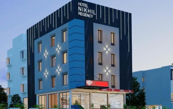 A la foto es mostra l'objecte Hotel Nikhil Regency situat a la ciutat de Jāmul.