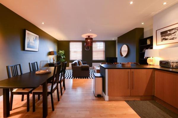 Fotografie 6: MR2 - Charming 1 Bed Apartment, Munster Village - by Short Stories London