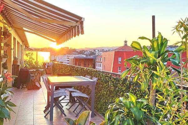 Appartement 90m2, climatisé 3 chambres, Niza