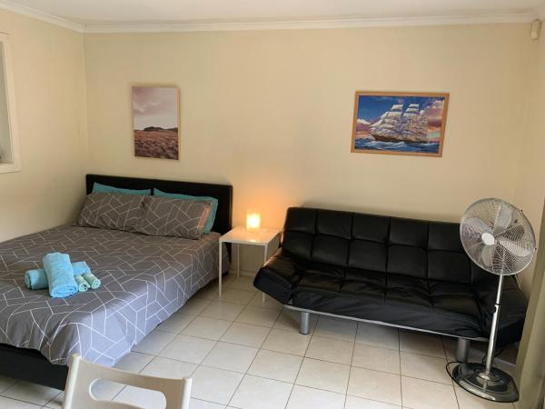 På bilden syns objektet Chadstone Holiday Q Studio som ligger i staden Chadstone.