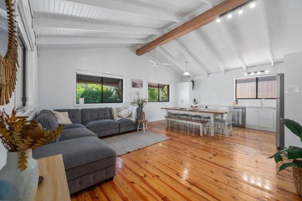 Auf dem Foto ist das Objekt Big House Little House Moonee Beach in der Stadt Moonee Beach zu sehen.