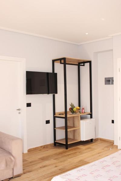Bebi Hotel And Apartments, Sarandë