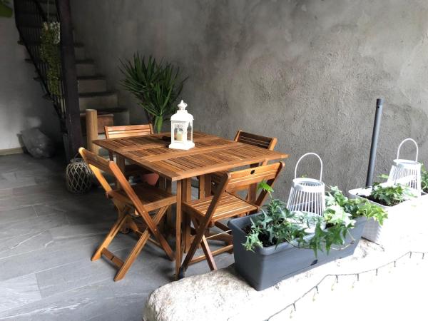 På billedet ses objektet Casa dei Nonni beliggende i byen Baveno.